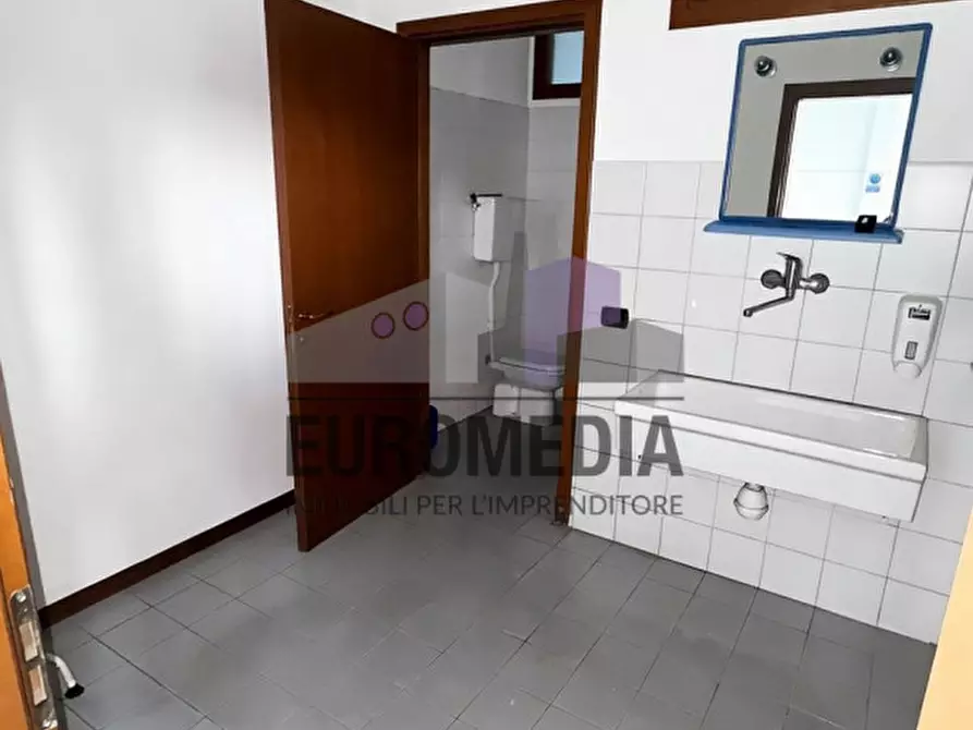 Immagine 7 di Capannone industriale in vendita  in Via Strà a Colognola Ai Colli