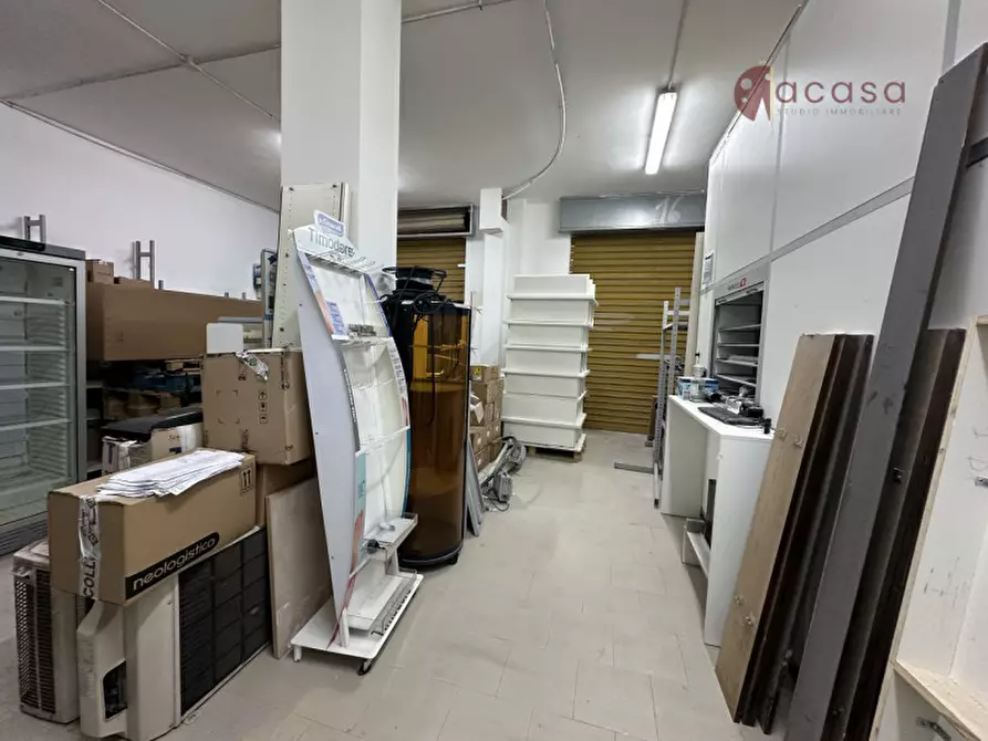 Immagine 10 di Negozio in vendita  in Via dei cantieri 43 a Palermo