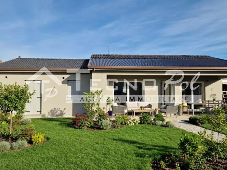 Immagine 1 di Villa in vendita  a Campodarsego