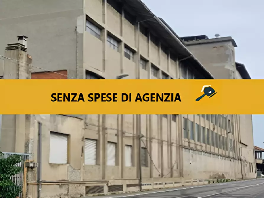 Immagine 1 di Loft/Open space in vendita  in Via Piave 4/6 a Borgomanero