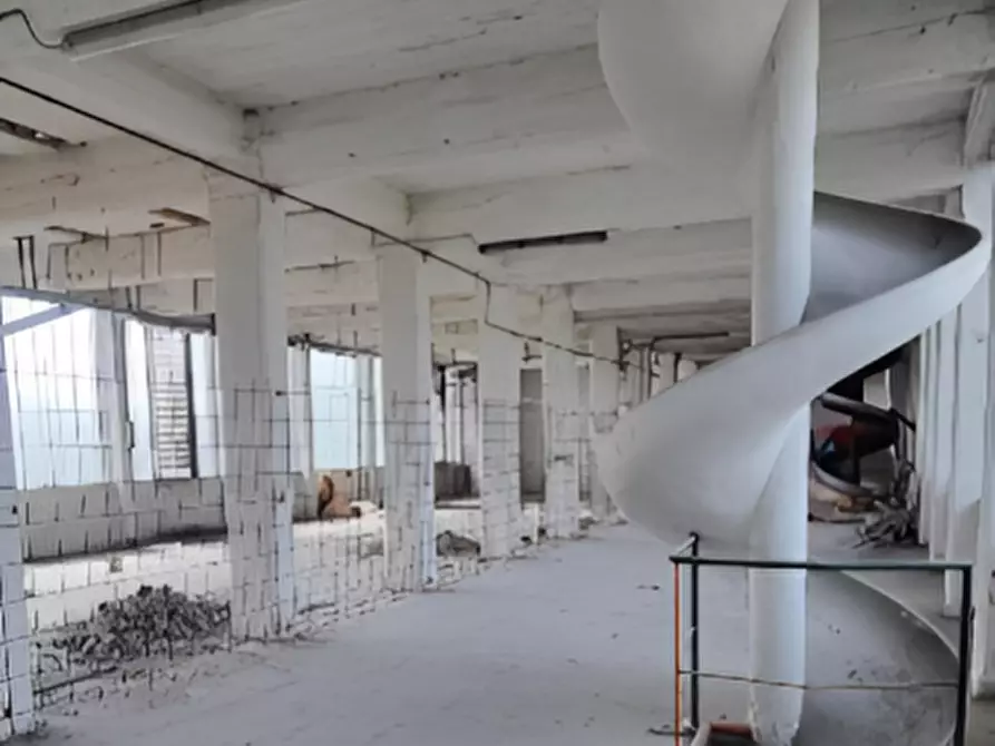 Immagine 4 di Loft/Open space in vendita  in Via Piave 4/6 a Borgomanero