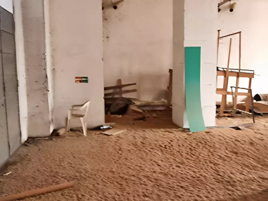 Immagine 6 di Loft/Open space in vendita  in Via Piave 4/6 a Borgomanero