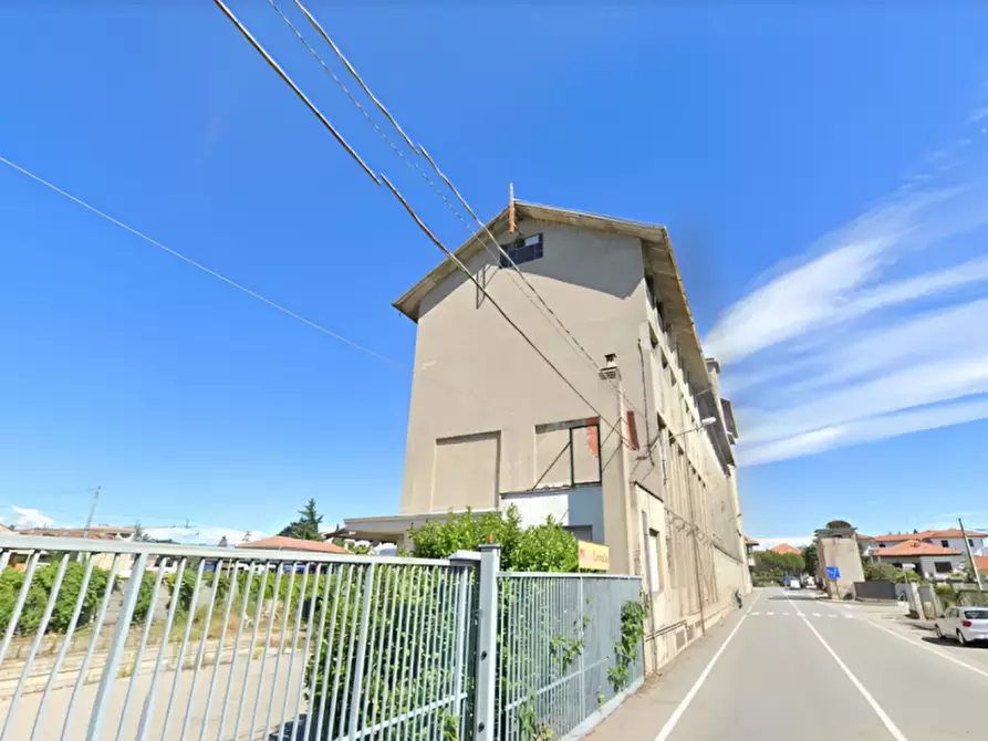 Immagine 7 di Loft/Open space in vendita  in Via Piave 4/6 a Borgomanero