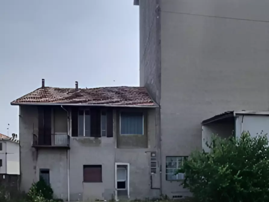 Immagine 8 di Loft/Open space in vendita  in Via Piave 4/6 a Borgomanero