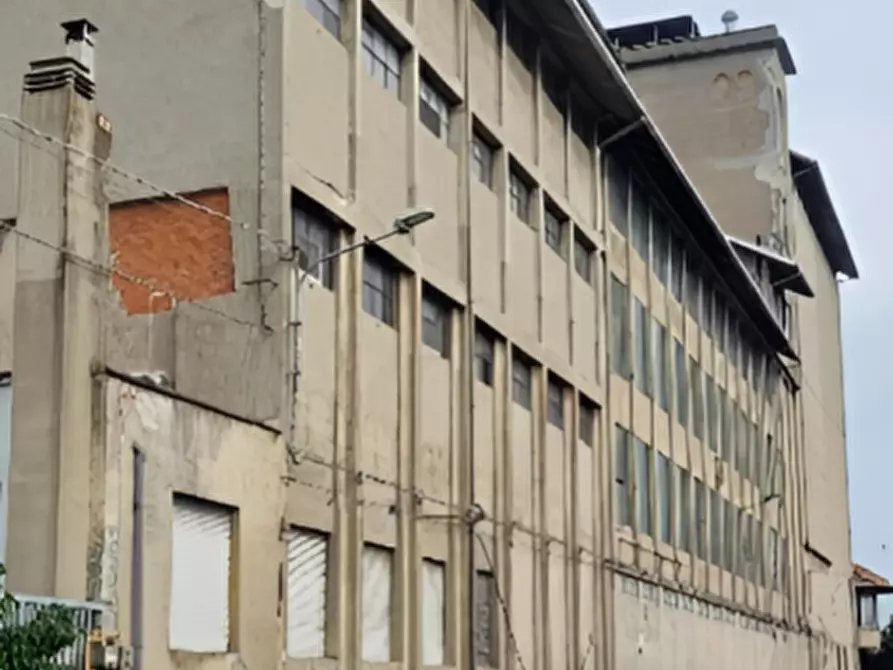 Immagine 10 di Loft/Open space in vendita  in Via Piave 4/6 a Borgomanero