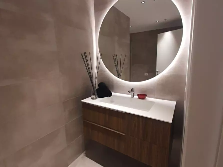 Immagine 8 di Attico in vendita  in VIA BEZZECA a Padova