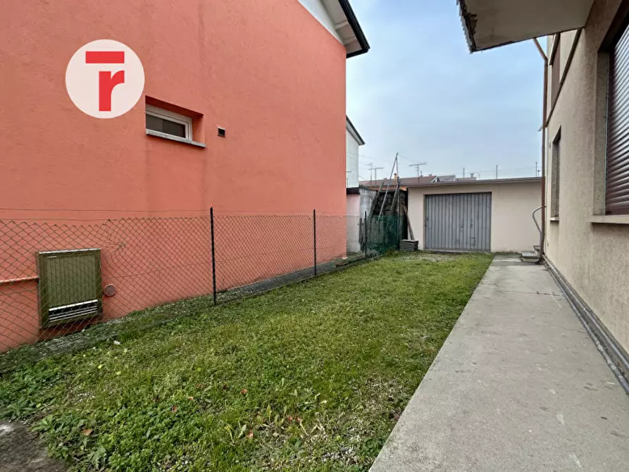 Immagine 3 di Casa bifamiliare in vendita  in Via Donatello a Cadoneghe