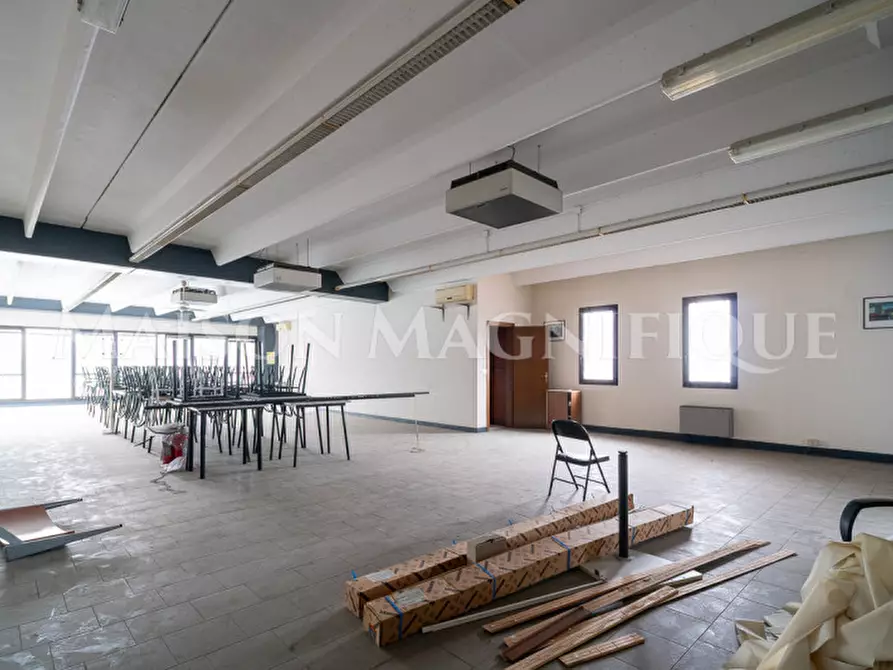 Immagine 1 di Ufficio in vendita  in Via Eridania a Occhiobello