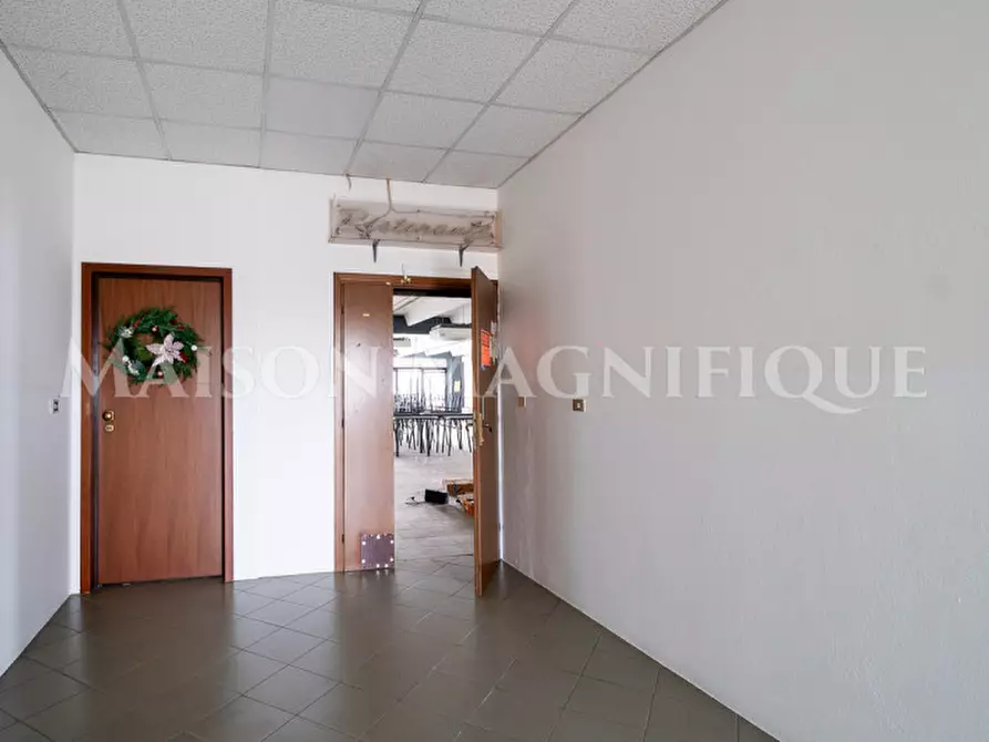 Immagine 10 di Ufficio in vendita  in Via Eridania a Occhiobello