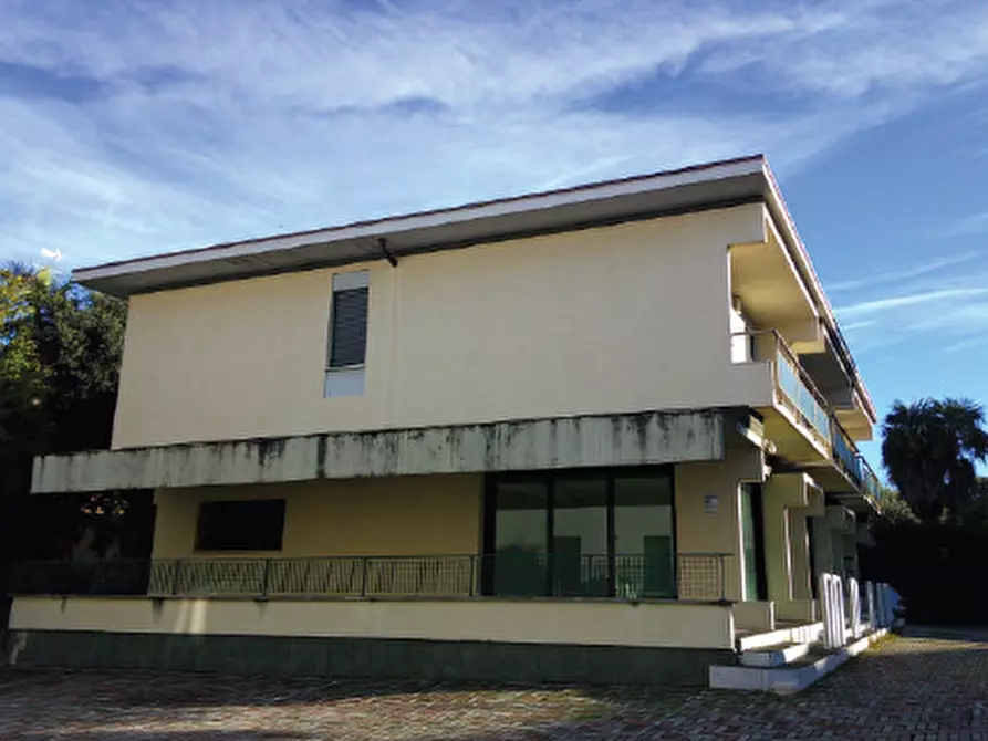 Immagine 3 di Negozio in vendita  in Viale della Repubblica, 79 a Treviso