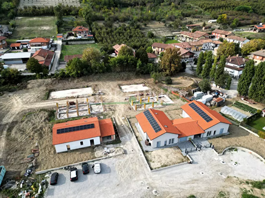 Immagine 2 di Villa in vendita  in Via XI Febbraio snc a Alba