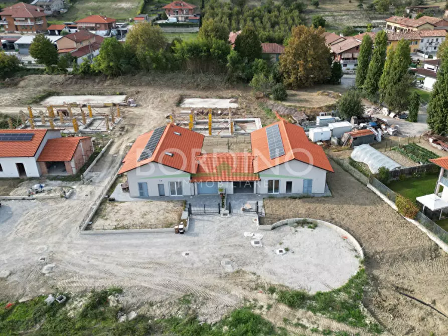 Immagine 6 di Villa in vendita  in Via XI Febbraio snc a Alba