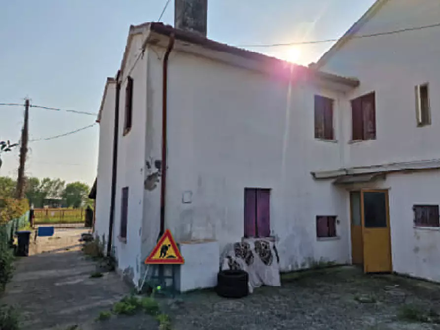 Immagine 3 di Casa bifamiliare in vendita  in Via San Rocco, 4 a Montebelluna