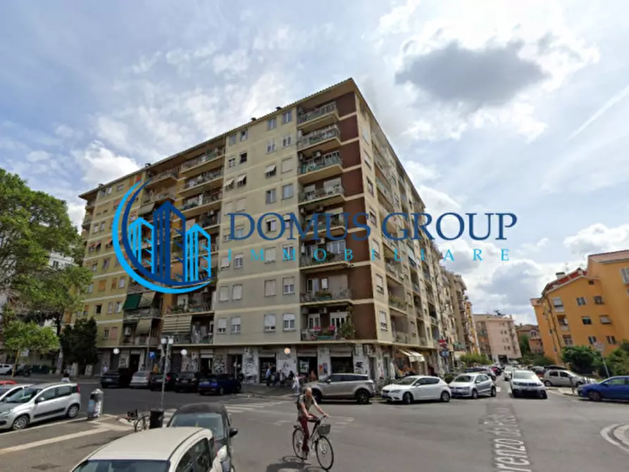 Immagine 6 di Appartamento in vendita  in Piazza Albini Augusto a Roma