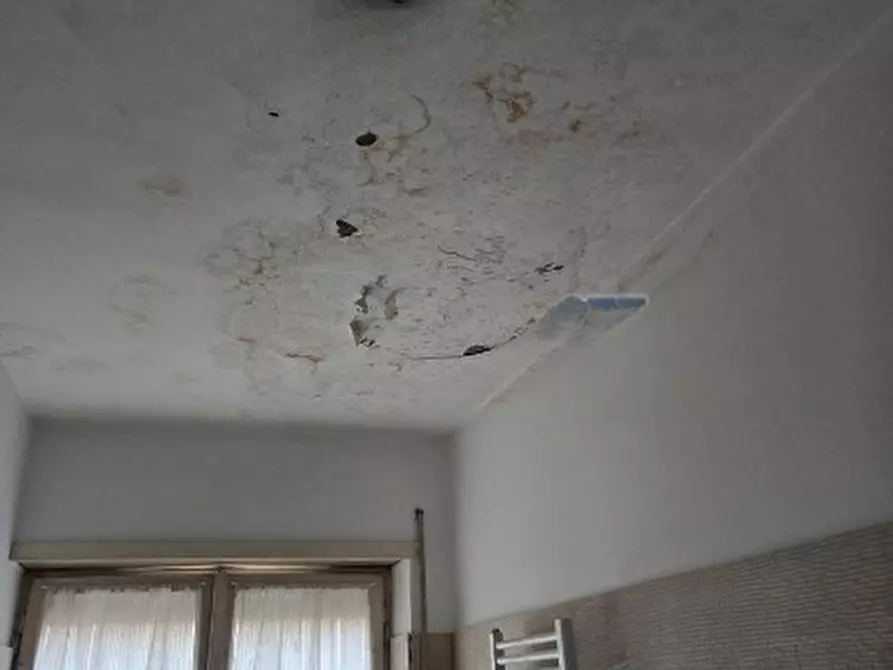 Immagine 12 di Appartamento in vendita  in Piazza Albini Augusto a Roma