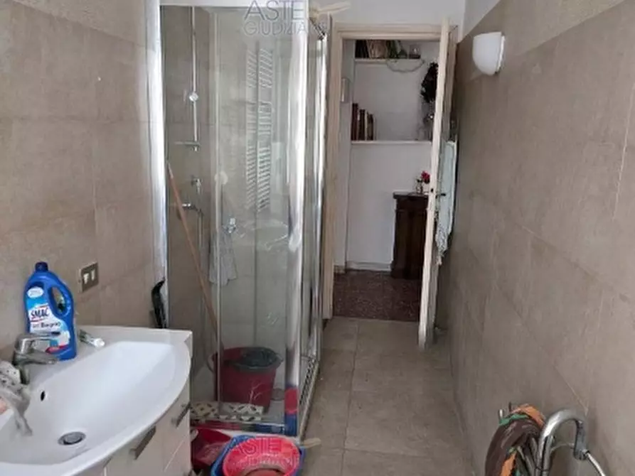 Immagine 14 di Appartamento in vendita  in Piazza Albini Augusto a Roma