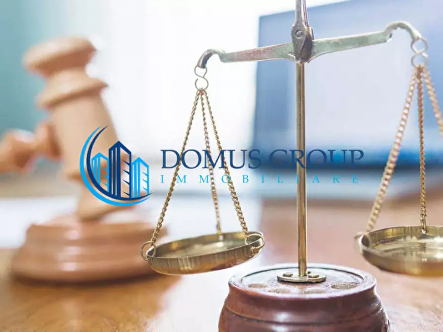 Immagine 15 di Appartamento in vendita  in Piazza Albini Augusto a Roma