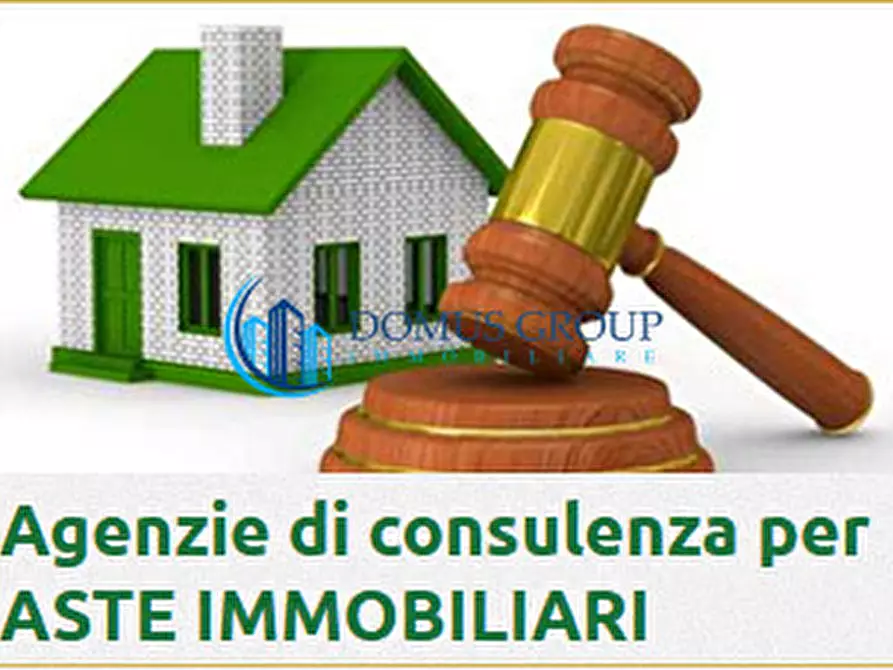 Immagine 25 di Appartamento in vendita  in Piazza Albini Augusto a Roma