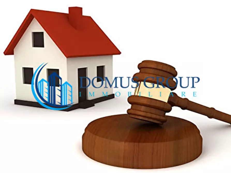 Immagine 27 di Appartamento in vendita  in Piazza Albini Augusto a Roma