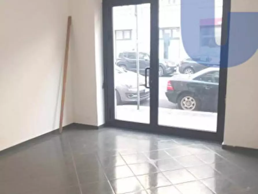 Immagine 6 di Negozio in affitto  in VIA VITTOR PISANI a Milano