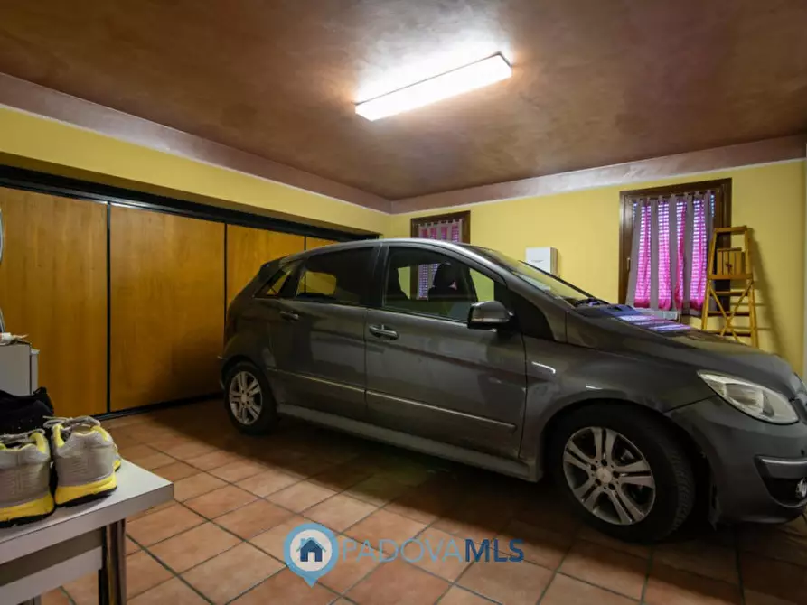 Immagine 27 di Villa in vendita  in Via Gabriele D'Annunzio a Due Carrare