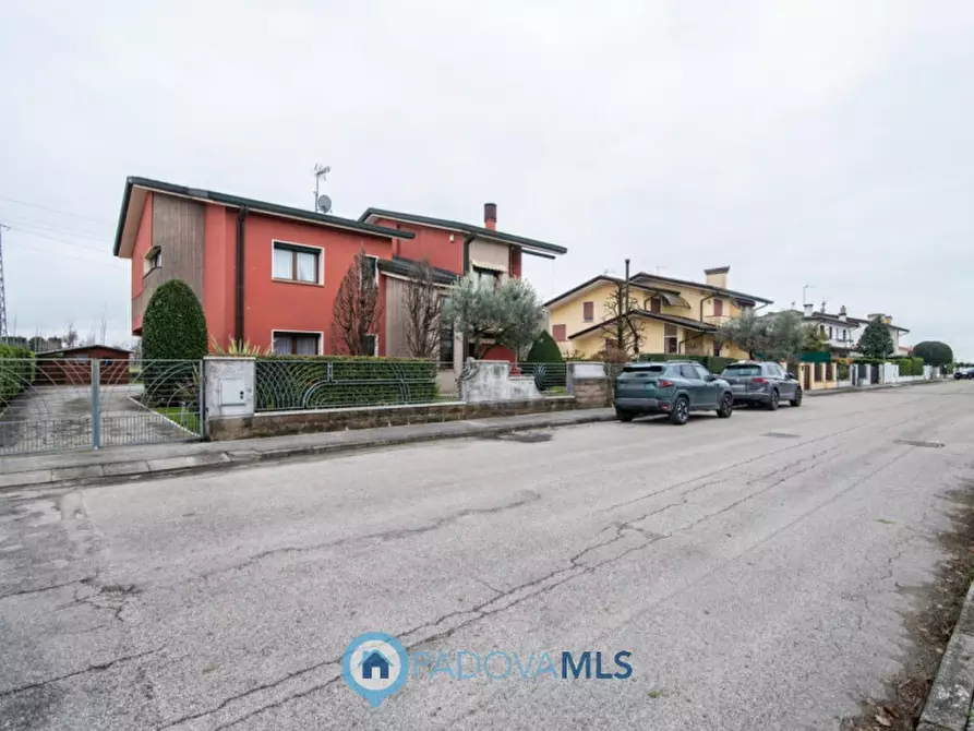 Immagine 28 di Villa in vendita  in Via Gabriele D'Annunzio a Due Carrare