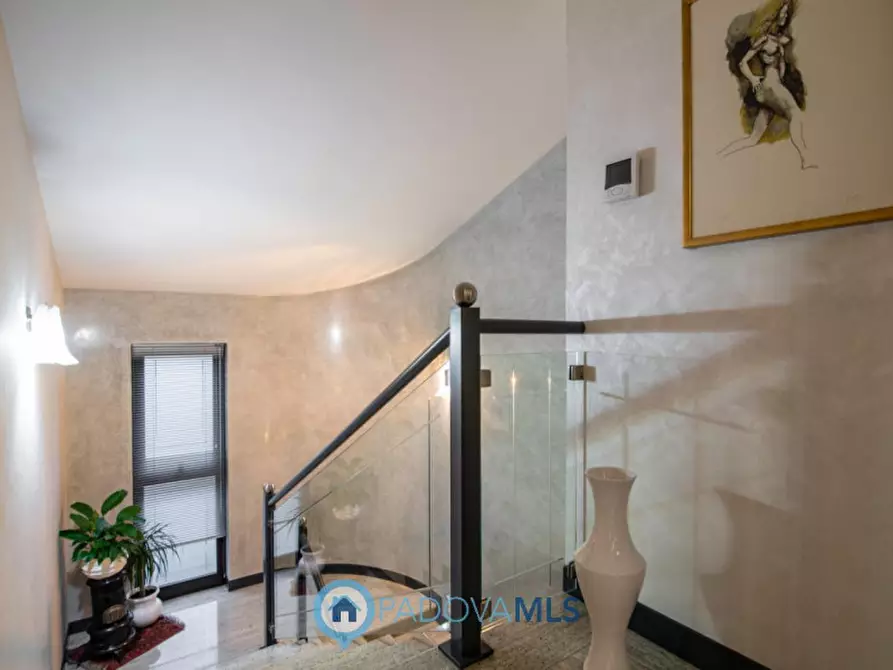 Immagine 41 di Villa in vendita  in Via Gabriele D'Annunzio a Due Carrare