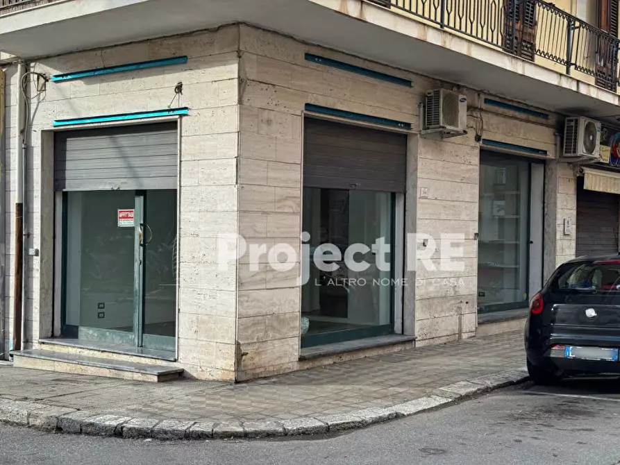 Immagine 1 di Negozio in affitto  in Via Sbarre Centrali a Reggio Di Calabria