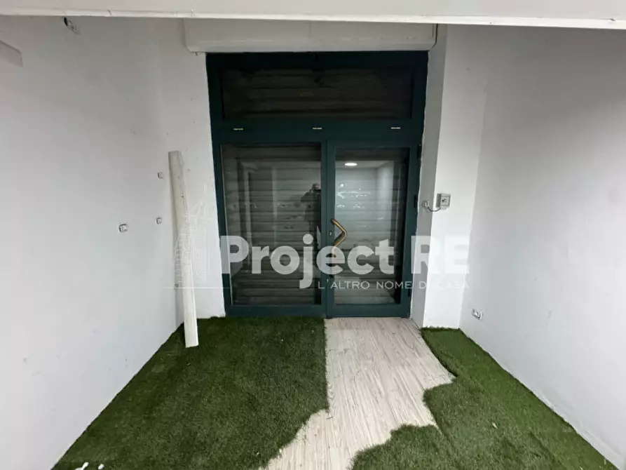 Immagine 2 di Negozio in affitto  in Via Sbarre Centrali a Reggio Di Calabria