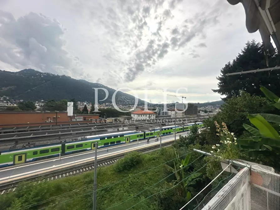 Immagine 12 di Appartamento in vendita  in VIA SANTA MARTA a Como