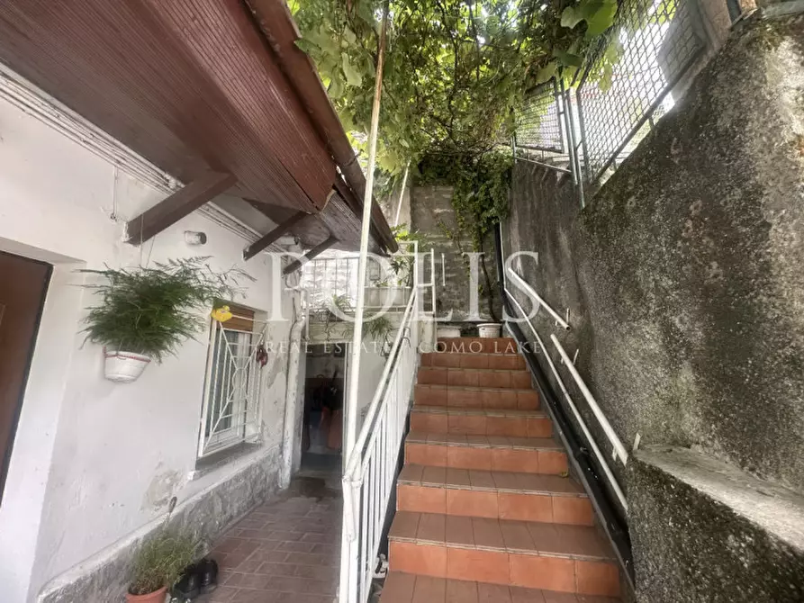 Immagine 16 di Appartamento in vendita  in VIA SANTA MARTA a Como