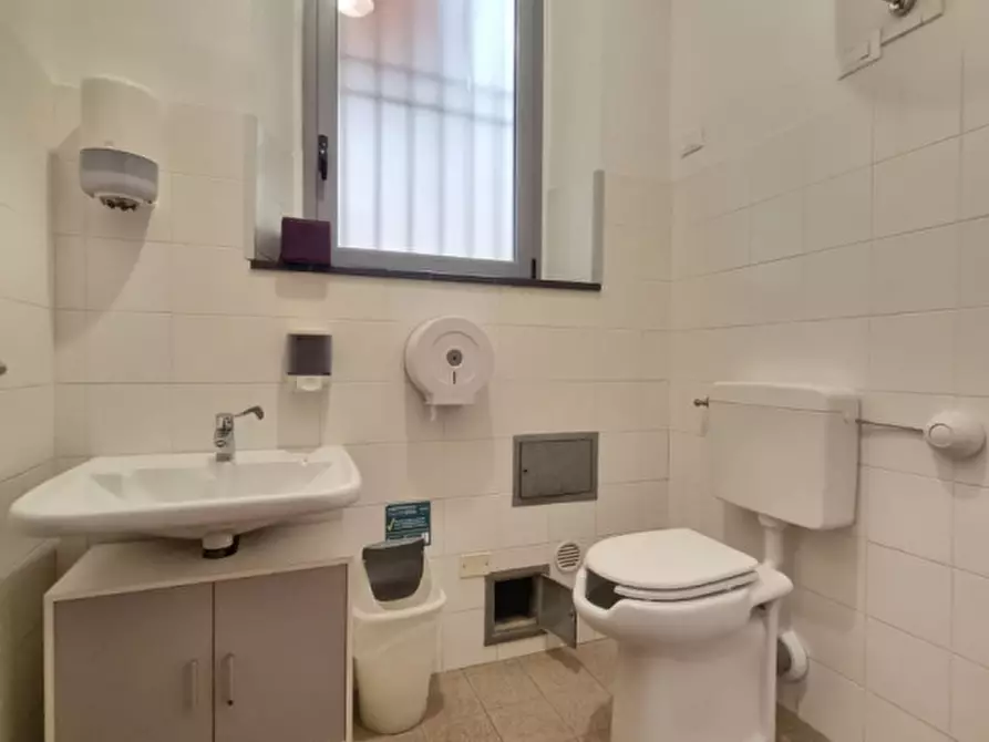 Immagine 16 di Ufficio in vendita  in VIA DEL GELSOMINO a Firenze