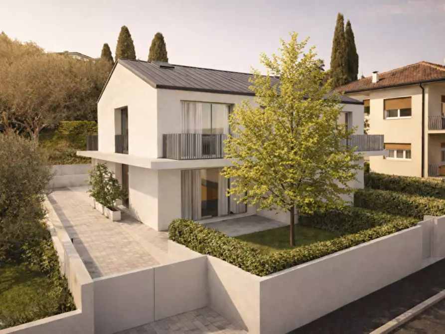 Immagine 2 di Casa bifamiliare in vendita  in Via Colbacchini a Bassano Del Grappa