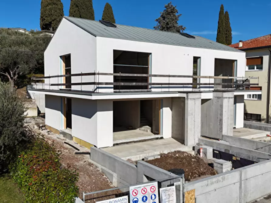 Immagine 5 di Casa bifamiliare in vendita  in Via Colbacchini a Bassano Del Grappa