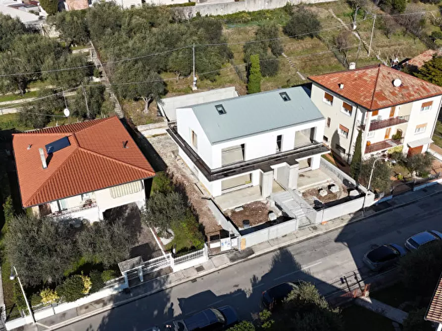 Immagine 7 di Casa bifamiliare in vendita  in Via Colbacchini a Bassano Del Grappa