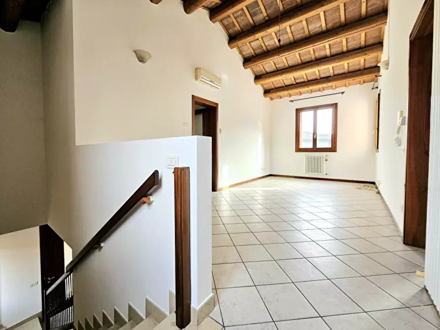 Immagine 1 di Appartamento in vendita  in VIA CESARE BATTISTI a Villa Estense