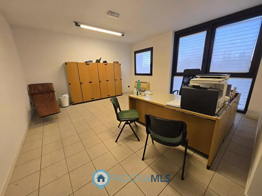 Immagine 3 di Ufficio in affitto  in via germania, 21 a Vigonza