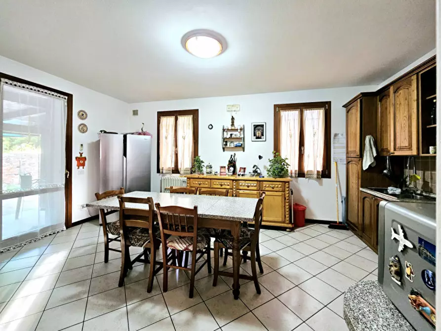Immagine 2 di Villetta a schiera in vendita  in VIA CESARE BATTISTI a Villa Estense