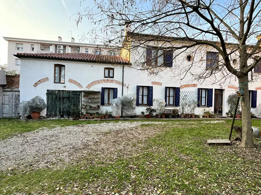 Immagine 1 di Casa indipendente in vendita  in Via Guido Reni a Padova