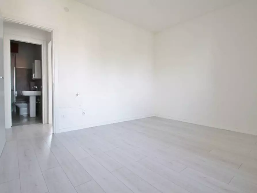 Immagine 5 di Appartamento in vendita  in Viale Crispi 57 a Vicenza