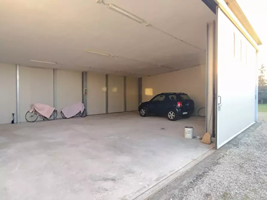 Immagine 15 di Laboratorio in vendita  in via Polesine a Padova