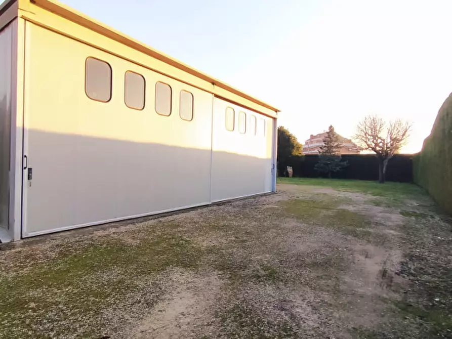 Immagine 17 di Laboratorio in vendita  in via Polesine a Padova