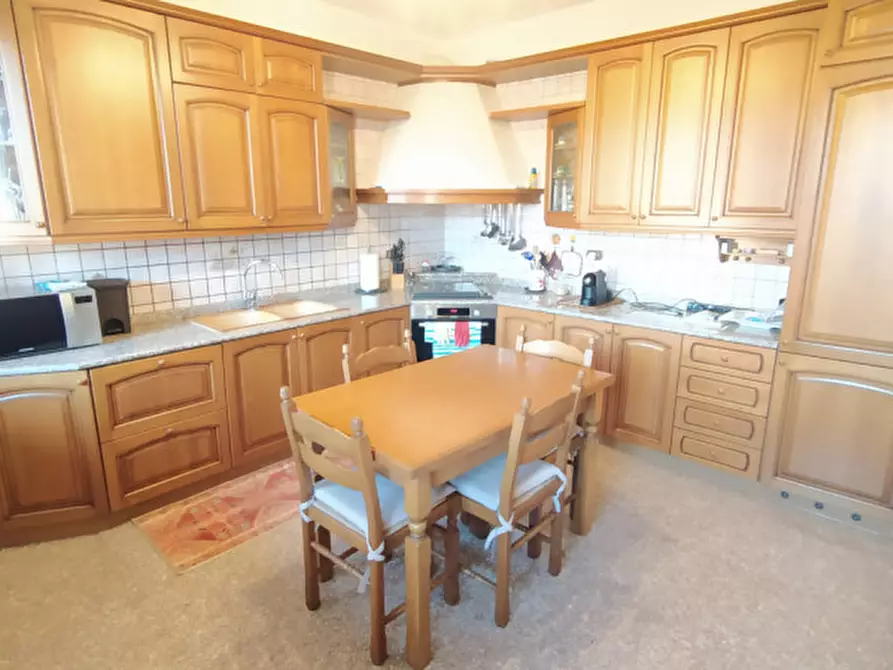 Immagine 27 di Laboratorio in vendita  in via Polesine a Padova