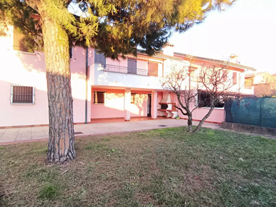 Immagine 43 di Laboratorio in vendita  in via Polesine a Padova