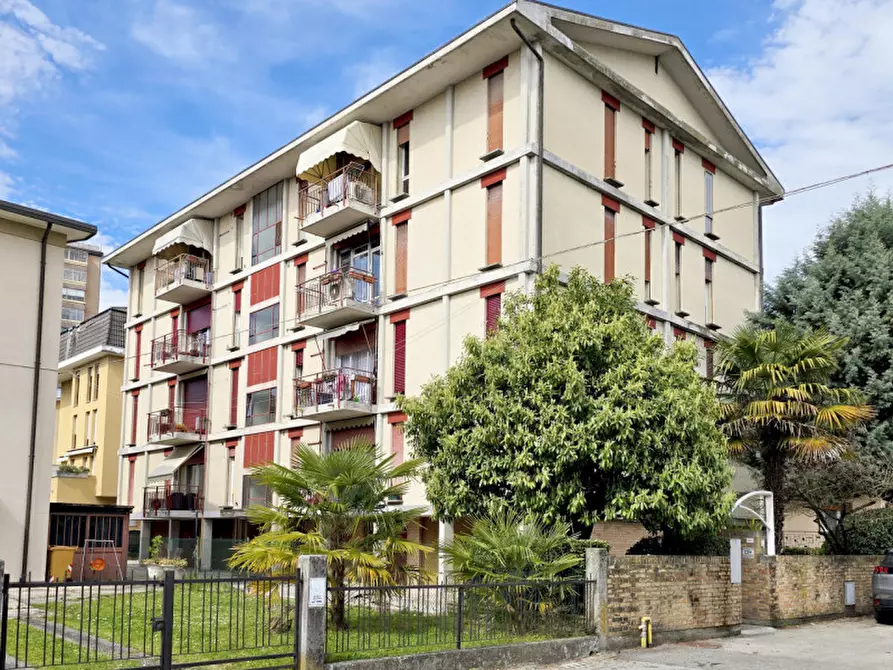 Immagine 1 di Appartamento in vendita  in Via Oreste Battistella 1 a Treviso