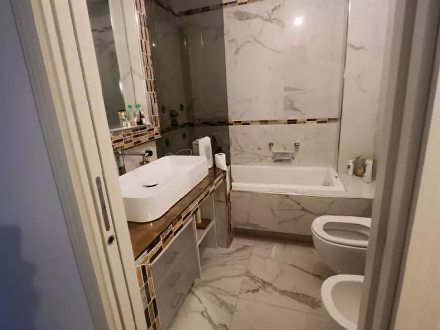 Immagine 2 di Appartamento in vendita  in via Stanislao De Crescenzo,7 a Salerno