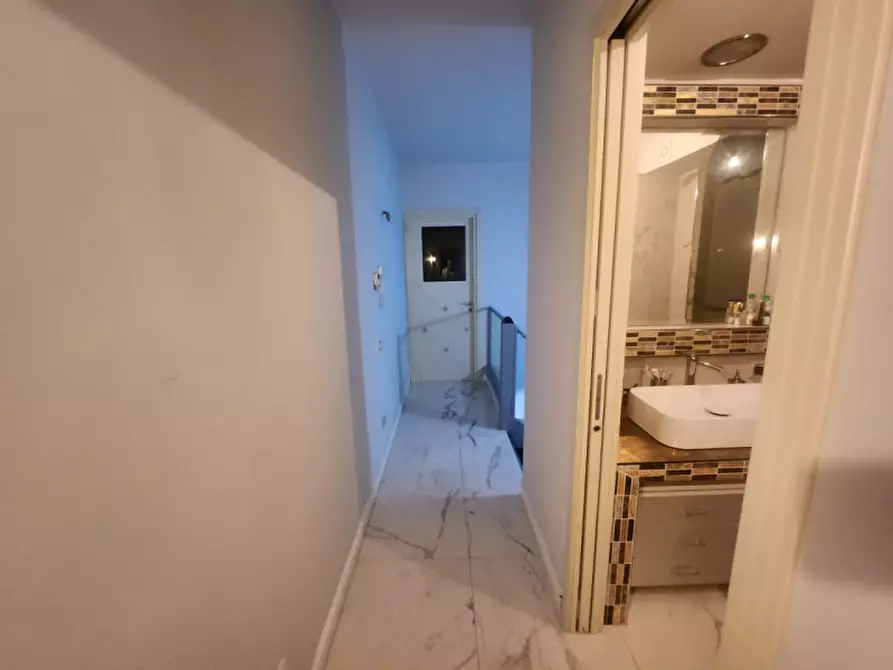 Immagine 5 di Appartamento in vendita  in via Stanislao De Crescenzo,7 a Salerno