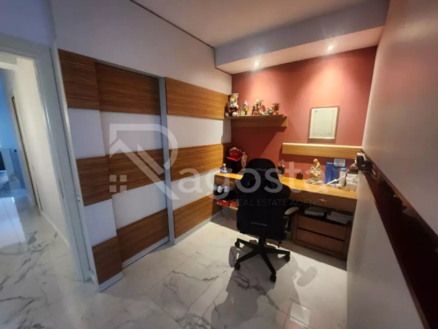 Immagine 13 di Appartamento in vendita  in via Stanislao De Crescenzo,7 a Salerno