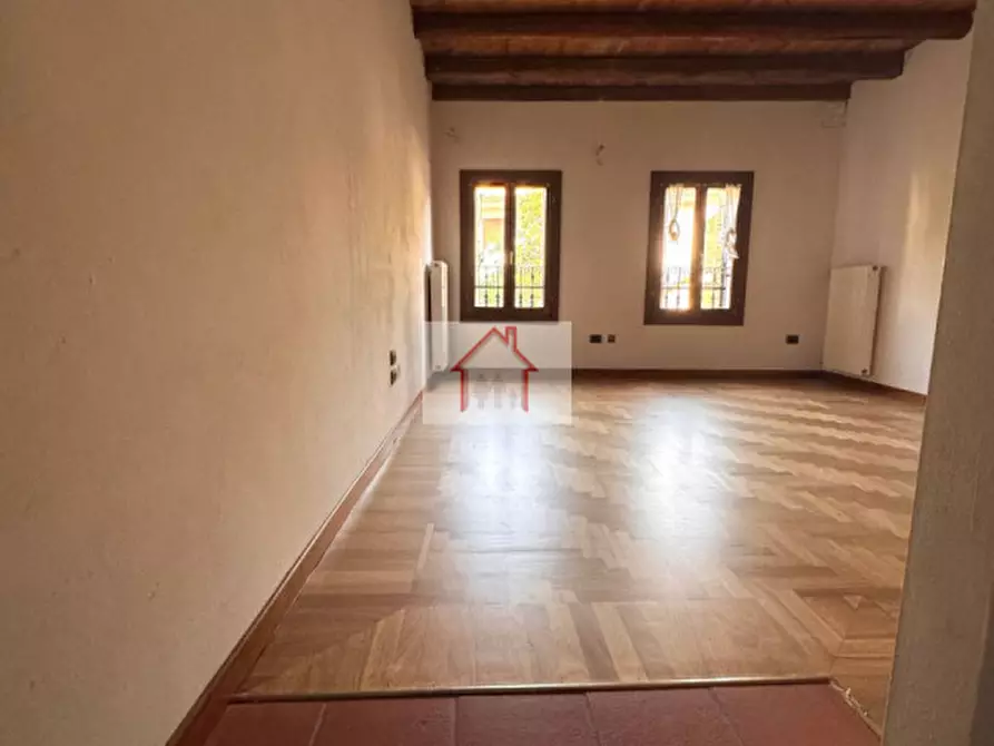 Immagine 6 di Villetta a schiera in vendita  a Giavera Del Montello