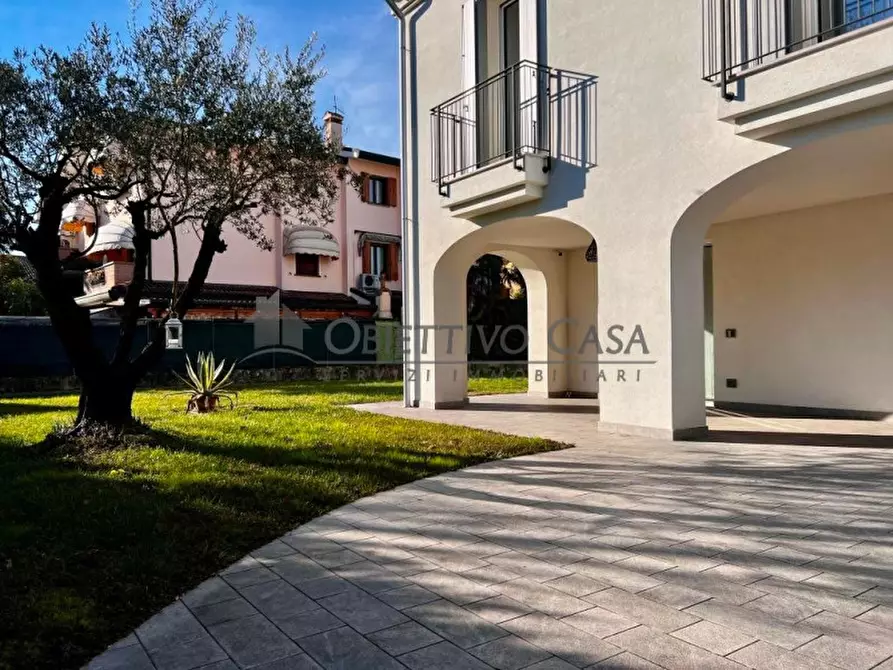 Immagine 2 di Villa in vendita  in via roma 260 a Albignasego